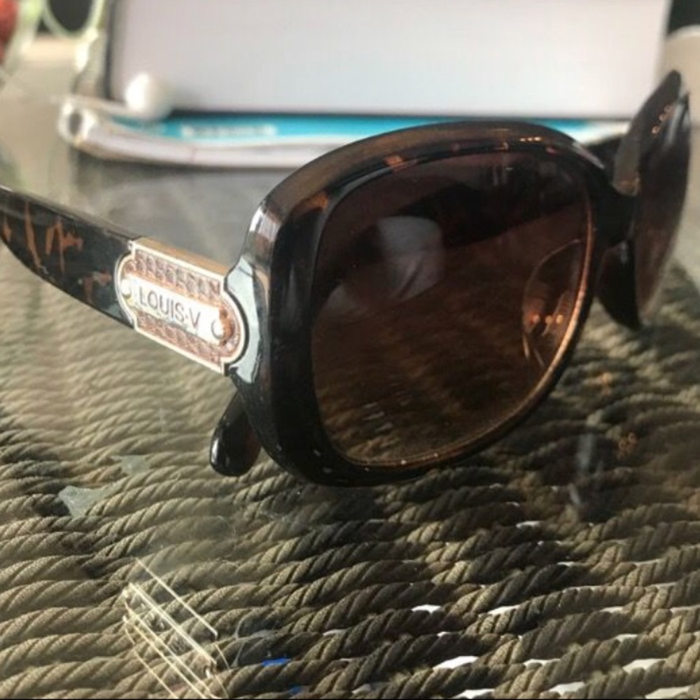 Authentic Louis Vuitton Sunglasses